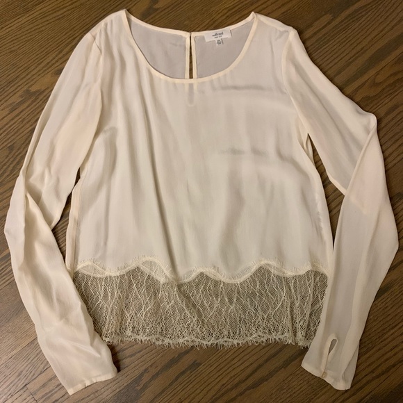 Wilfred Tops - Aritzia Wilfred silk and lace desaix blouse Wilfred Tops - Aritzia Wilfred silk and lace desaix blouse